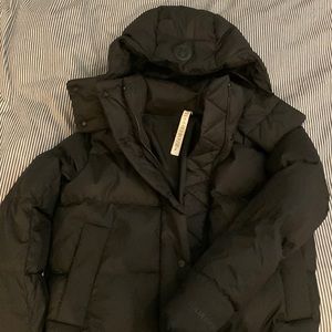 NWOT wunder puff cropped jacket